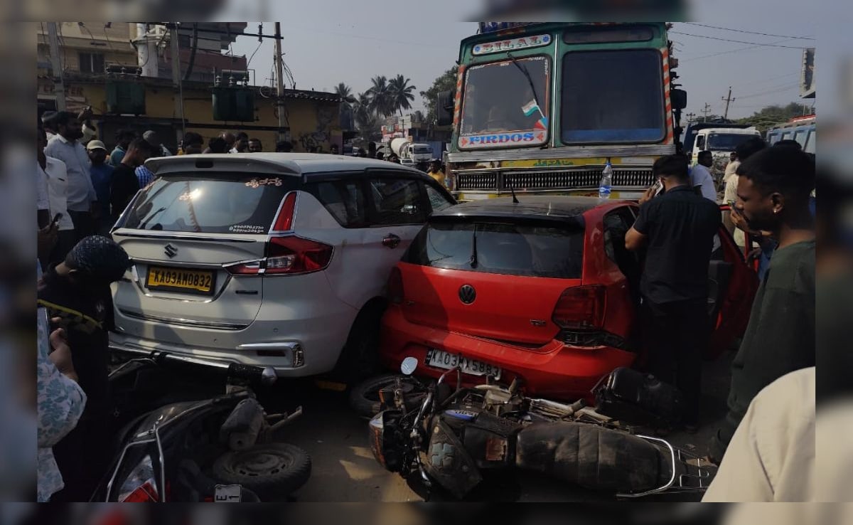 Video: Lorry Enters Bengaluru Road From Wrong Side, Causes Serial Collisions