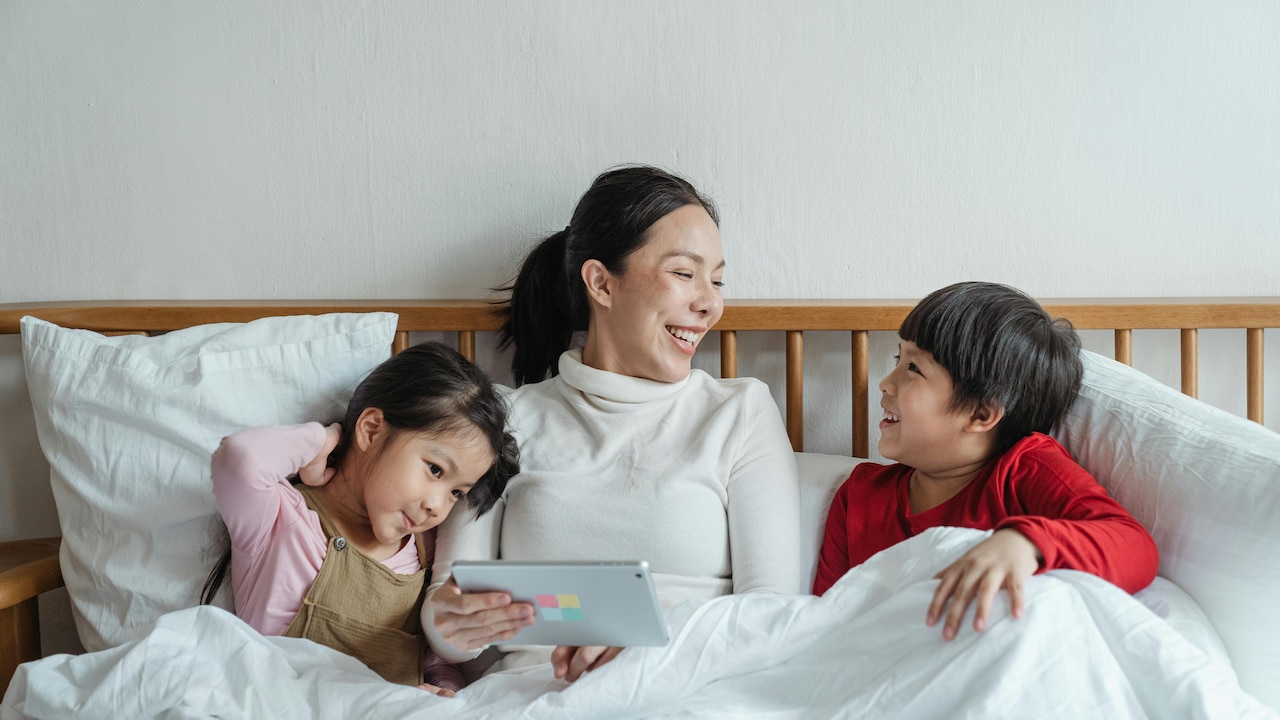 What gifts you can give your mom on International Womens Day 2026?