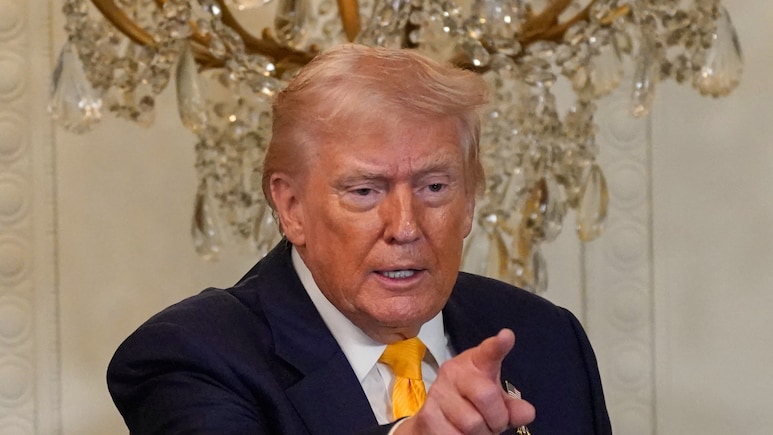 डोनाल्ड ट्रंप के घर में &nbsp;शॉटगन और फ्यूल कैन लेकर जबरन घुसा शख्स, सीक्रेट सर्विस ने मार दी गोली