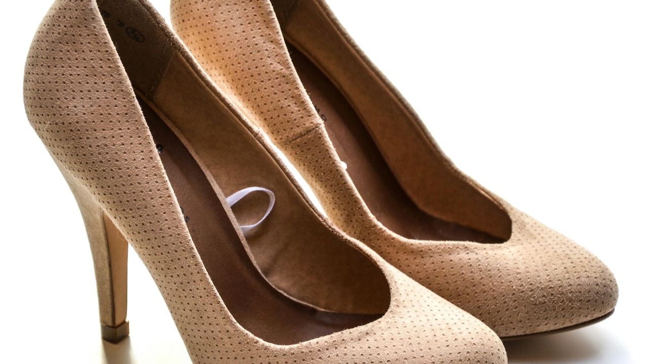 Discover common reasons that make heels wobble and uncomfortable Discover common reasons that make heels wobble and uncomfortable