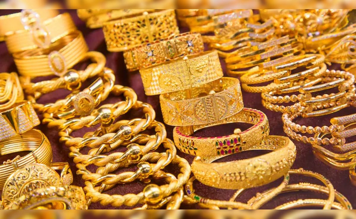 Gold Storage Rule: घर में कितना सोना रख सकते हैं? जानिए क्या कहते हैं कानूनी नियम