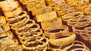 Gold Storage Rule: घर में कितना सोना रख सकते हैं? जानिए क्या कहते हैं कानूनी नियम