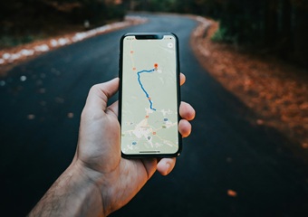 अपने दोस्तों के साथ लाइव लोकेशन कैसे करें शेयर, फॉलो करें स्टेप बाय स्टेप प्रोसेस