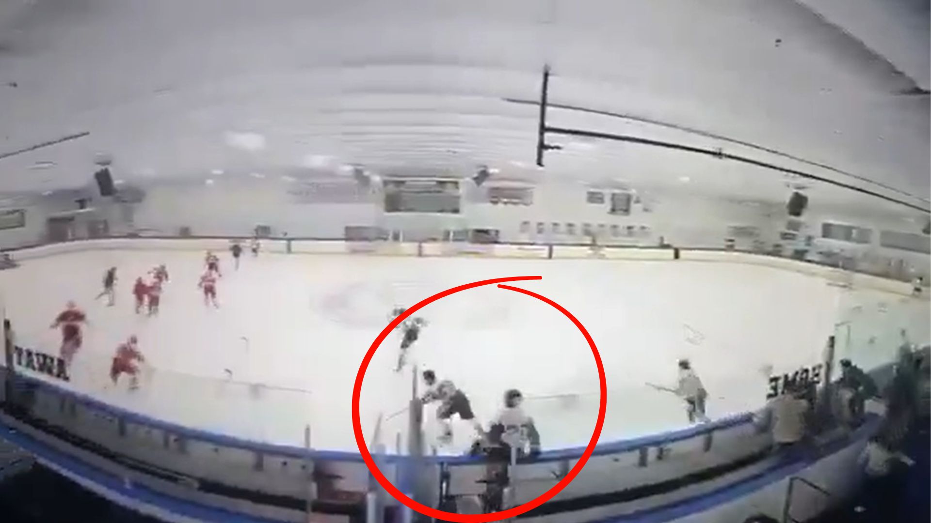 आइस हॉकी खेल रहे थे स्कूली बच्चे, तभी दनादन चलने लगीं गोलियां... अमेरिका में 3 की मौत, सामने आया खौफनाक VIDEO