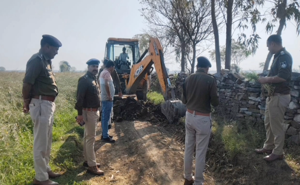 होली से पहले ग्वालियर में अवैध शराब पर बड़ी कार्रवाई; 6 थानों की संयुक्त छापेमारी में 300 लीटर कच्ची शराब जब्त