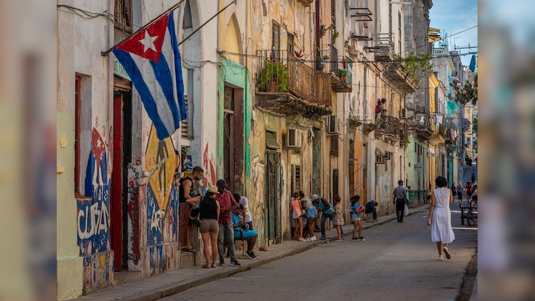 Family Emergency Kit, Air Raids: Cuba's 'Guide' On 'Potential Enemy Attacks'