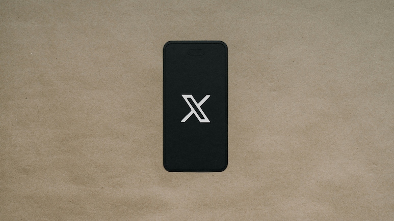 X Size 30 &mdash; Post on Small Core Product Team Sparks Debate on Large Tech Staffing