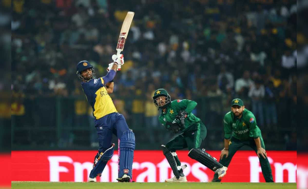 PAK vs SL: जीत कर भी टी20 वर्ल्ड कप से बाहर हो गई पाकिस्तान, सेमी-फाइनल में पहुंची NZ, शनाका ने जीता दिल
