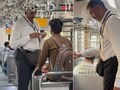 मुंबई लोकल में टिकट चेक करते दिखे &lsquo;ग्रेट खली&rsquo;! इतनी लंबाई कि ट्रेन भी पड़ गई छोटी, टीसी को देखकर चौंके यात्री