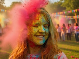 Holi Hair Care Tips: होली के केमिकल भरे रंगों से बालों को कैसे बचाएं, ये रहीं टिप्स