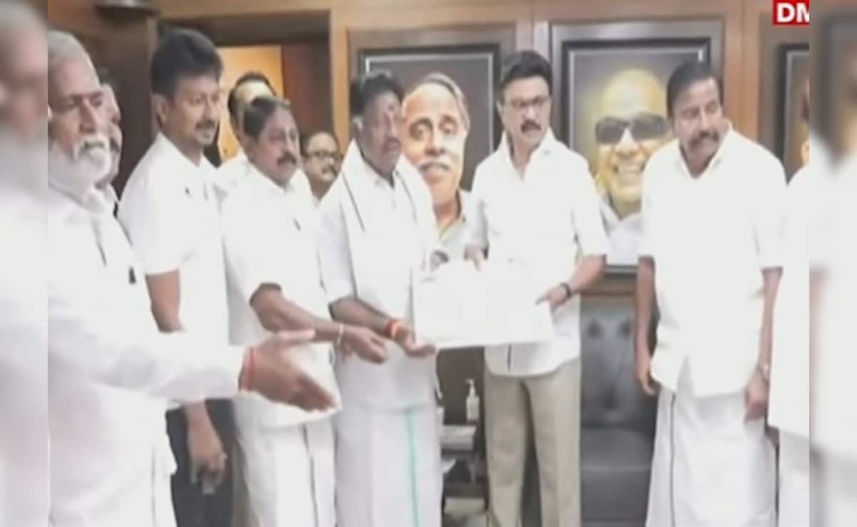 Expelled From AIADMK, Panneerselvam Joins Rival DMK Ahead Of Assembly Polls