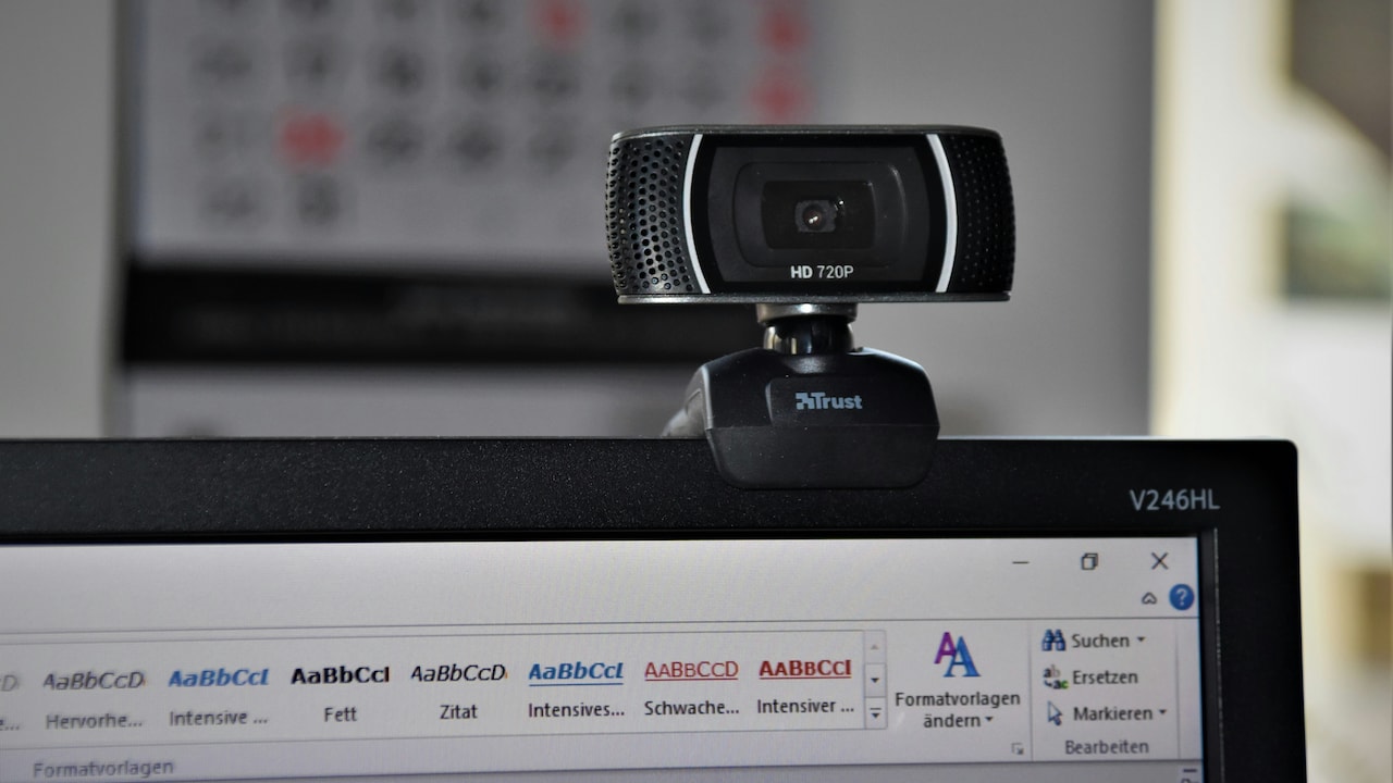 Webcam Quality Explained: Why 1080p Can Still Look Blurry on Video Calls