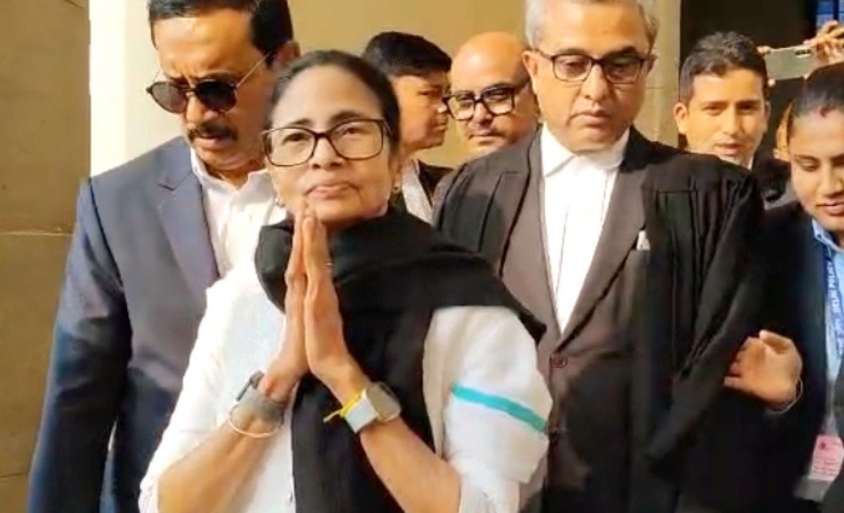 'मामले का राजनीतिकरण ना करें', ममता के SC में पेश होने के खिलाफ दायर याचिका पर CJI ने हिंदू महासभा को फटकारा