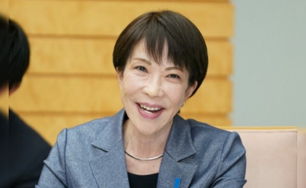 जापान के चुनाव में कैसे लोकप्रियता की सूनामी पर सवार हैं 64 साल की PM सनाय ताकाइची