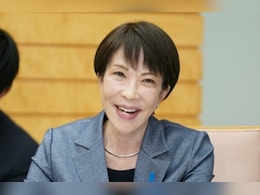 जापान के चुनाव में कैसे लोकप्रियता की सुनामी पर सवार हैं 64 साल की PM सनाय ताकाइची