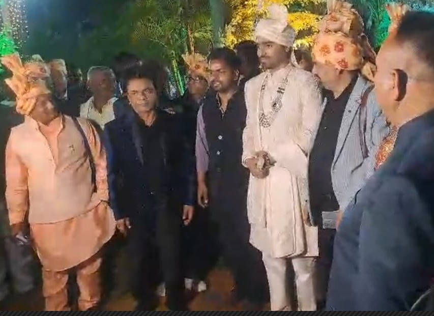VIDEO : भतीजी की शादी में राजपाल यादव बने मेजबान, खुद आगे बढ़कर किया बारातियों का स्वागत