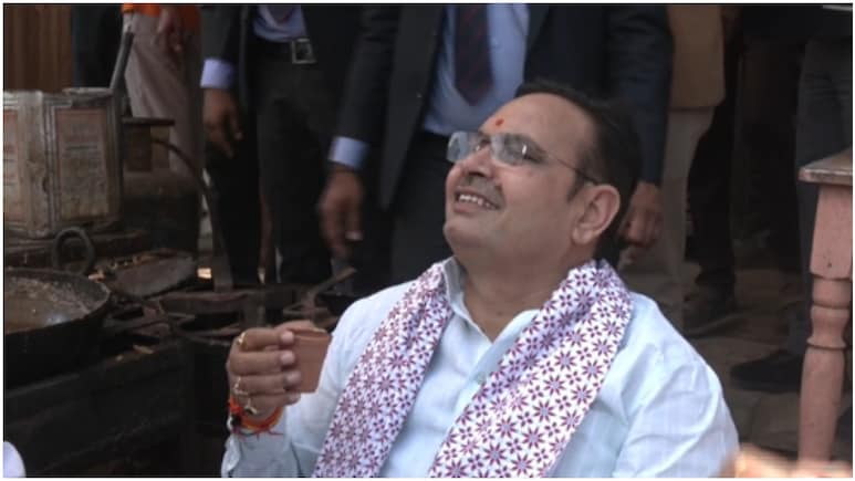 Jaipur: CM भजनलाल का सरप्राइज 'टी-ब्रेक', वाटिका से लौटते वक्त अचानक रुकवाया काफिला; बच्चों-छात्राओं से की मुलाकात