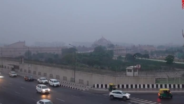 Rain Alert: दिल्ली NCR में मौसम पलटा, गरज-चमक के साथ बारिश, हरियाणा-राजस्थान में ओले गिरने का भी अलर्ट