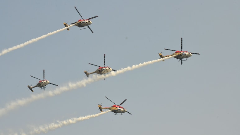 जयपुर में जल महल पर सूर्य किरण और सारंग का दमदार प्रदर्शन, तालियों से गूंजा आसमान