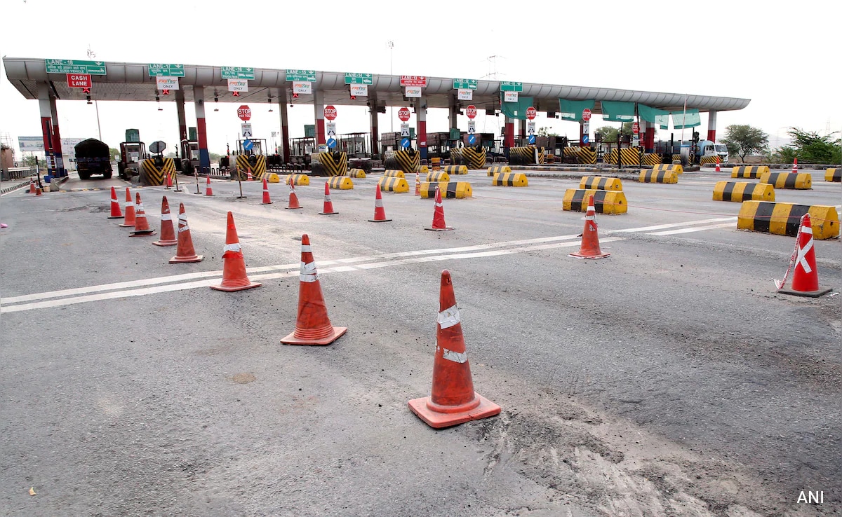 Highways Authority NHAI Plans To End Cash Toll Payments From April 1