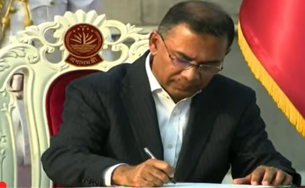 बांग्लादेश में तारिक रहमान के सांसदों ने ड्यूटी फ्री कार और सरकारी प्लॉट्स लेने से किया इनकार