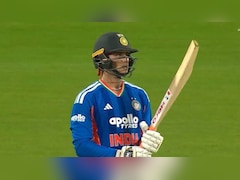 4 डॉट और धैर्य खो बैठे अभिषेक शर्मा... 5वीं बॉल पर थमा दिया अफरीदी को कैच, VIDEO