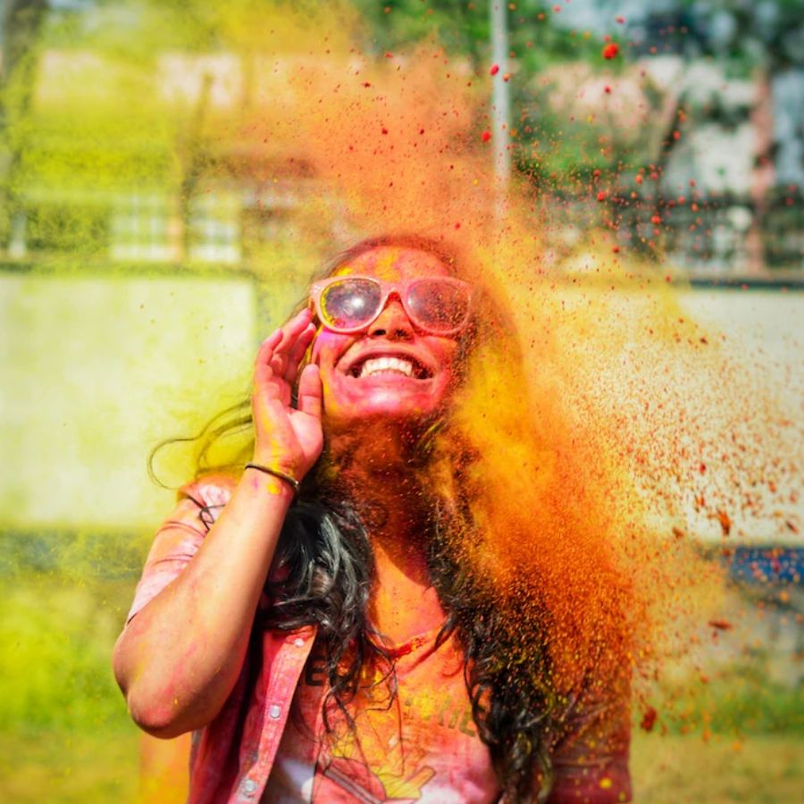 Try Nourishing Hair Oils For Curly Hair To Prevent Your Curls From Gulal