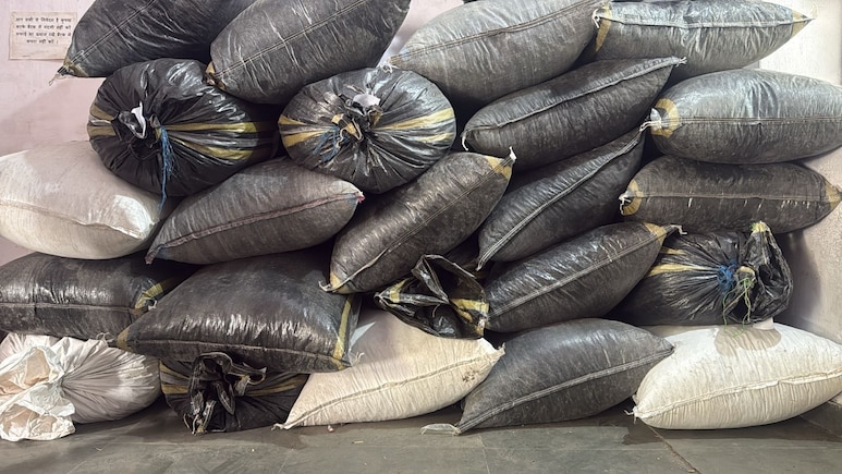 उदयपुर पुलिस की बड़ी कार्रवाई, 1456 किलो डोडा चूरा और स्कॉर्पियो वाहन ज़ब्त&nbsp;