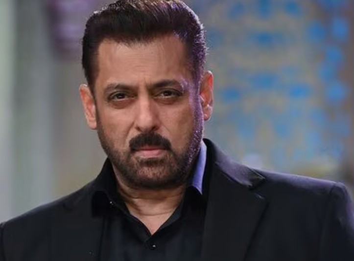 सलमान खान ने एक्स गर्लफ्रेंड के घर के बाहर किया हंगामा, दोस्त ने बताया वो अपने इमोशन कंट्रोल नहीं कर पाता