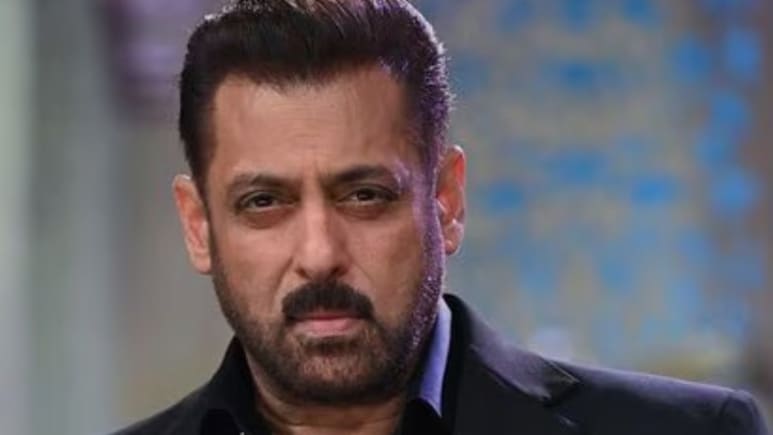 सलमान खान ने एक्स गर्लफ्रेंड के घर के बाहर किया हंगामा, दोस्त ने बताया वो अपने इमोशन कंट्रोल नहीं कर पाता