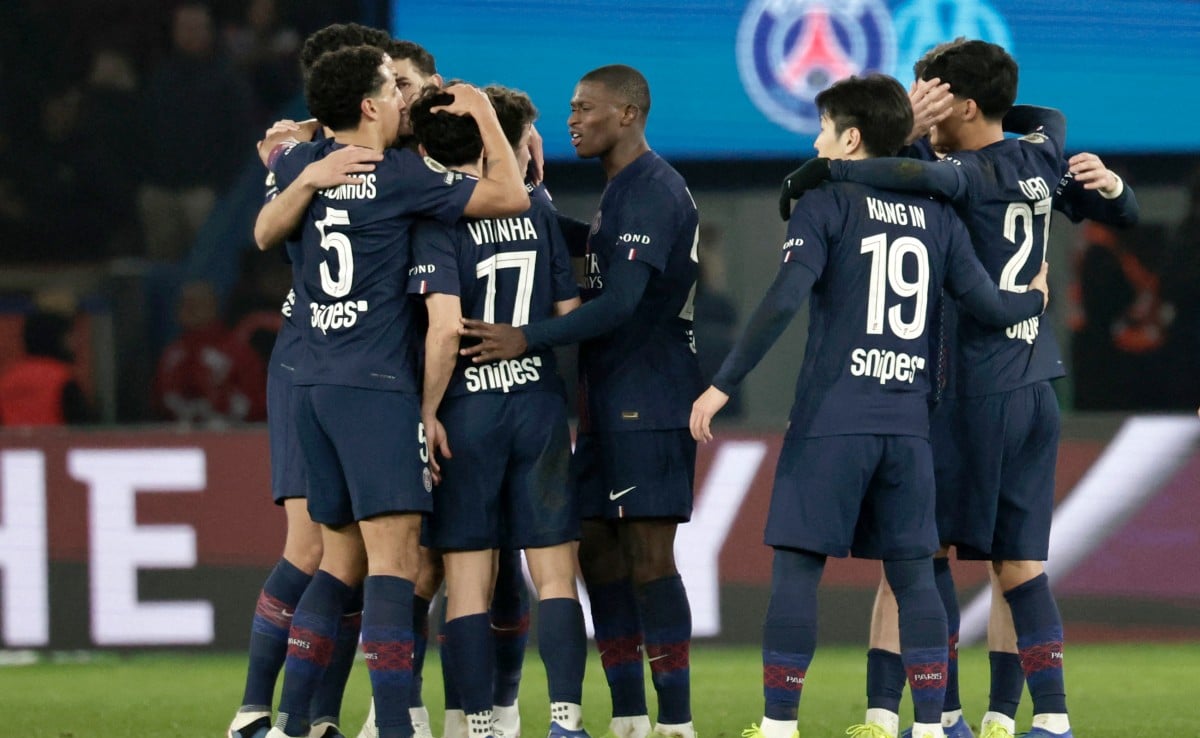 PSG Trounce Marseille To Move Back Top Of Ligue 1
