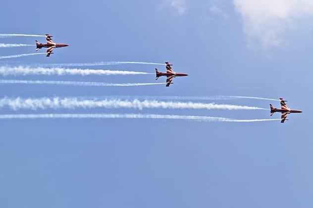 जयपुर में वायुसेना का एयर शो आज, शहरवासियों को पायलट का मैसेज- आसमान में मुझे ढूंढ कर दिखाओ