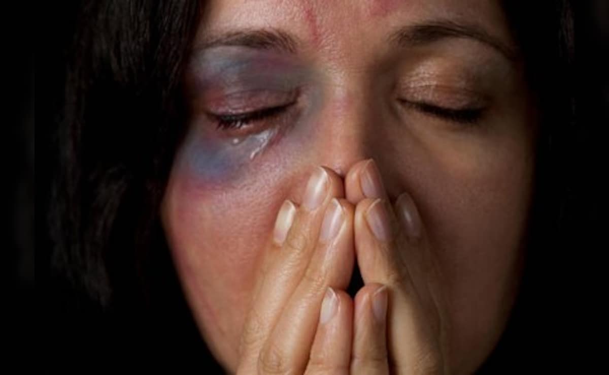 इस देश में पत्नियों को पीटना अब जुर्म नहीं, क्या अब घर भी बना कैदखाना!