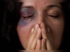 इस देश में पत्नियों को पीटना अब जुर्म नहीं, क्या अब घर भी बना कैदखाना!