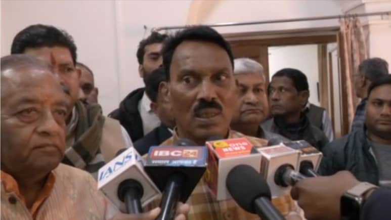 &lsquo;महाराज आते हैं, तभी क्यों आते हैं आप?&rsquo; सवाल सुनते ही कैमरे पर गरज पड़े प्रभारी मंत्री सिलावट