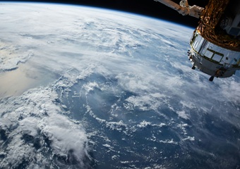 अब अंतरिक्ष में चला पाएंगे iPhone, NASA ने दी अनुमति, मिलेगी चांद और वायुमंडल की अनोखी फोटो