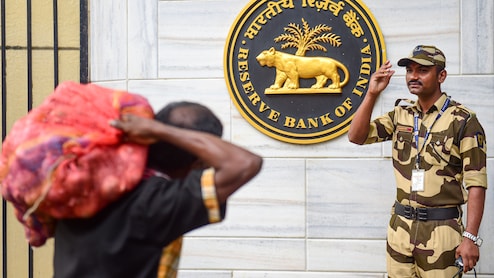 Forex Reserves Jump $8.66 Billion To Record $725.7 Billion