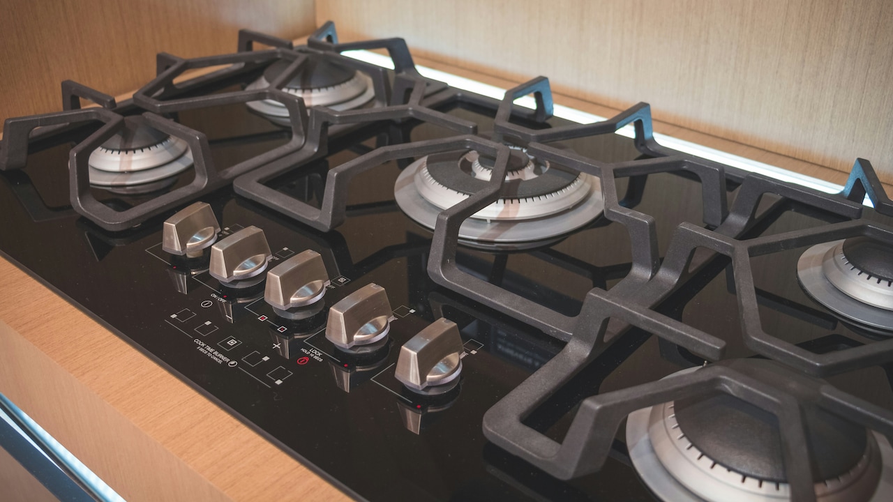 Glass Top Stove vs Stainless Steel Stove: Which Is Easier To Maintain?