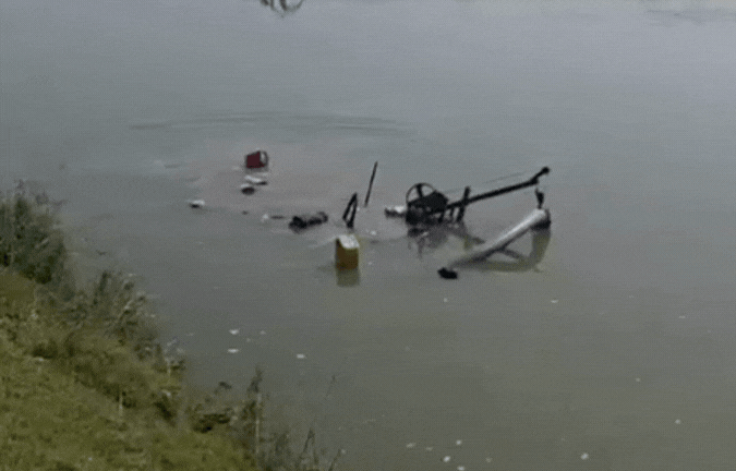 सिंध नदी में पनडुब्बियों से अवैध रेत खनन! NGT की रोक के बावजूद नहीं मान रहें माफिया