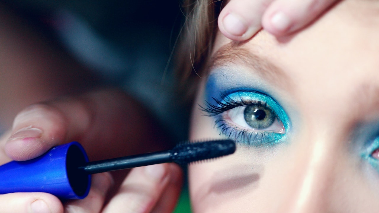Easy tips to shop mascaras that dont smudge easily