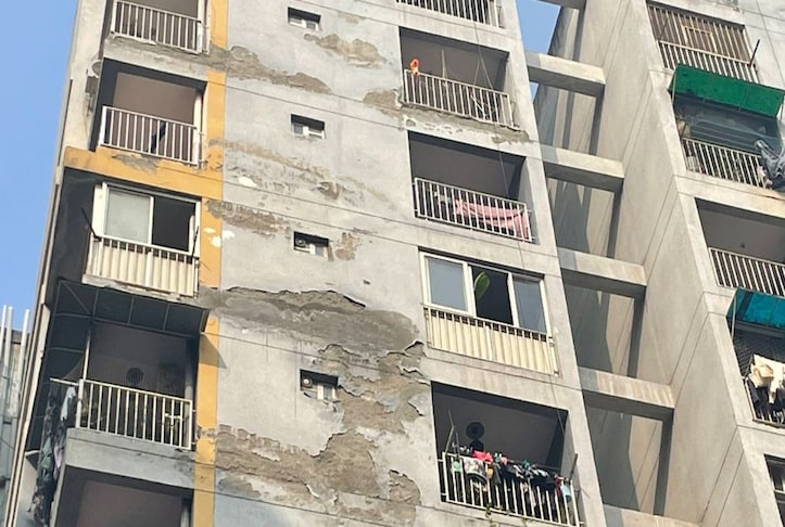 Ghaziabad Triple Suicide Bharat City: 3 Sisters - 12, 14, 16 - Jump Off ...