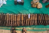 Naxalite Weapons: नक्सलियों के पास हथियार कहां से आते हैं? बस्तर में अचानक खुल गया सबसे बड़ा राज