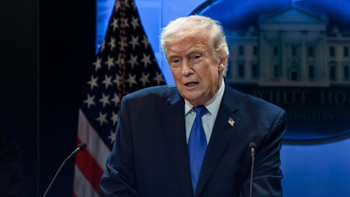 टैरिफ के खिलाफ फैसला देने वाले सुप्रीम कोर्ट के जजों से आर-पार के मूड में ट्रंप, सुनाई खरी-खोटी