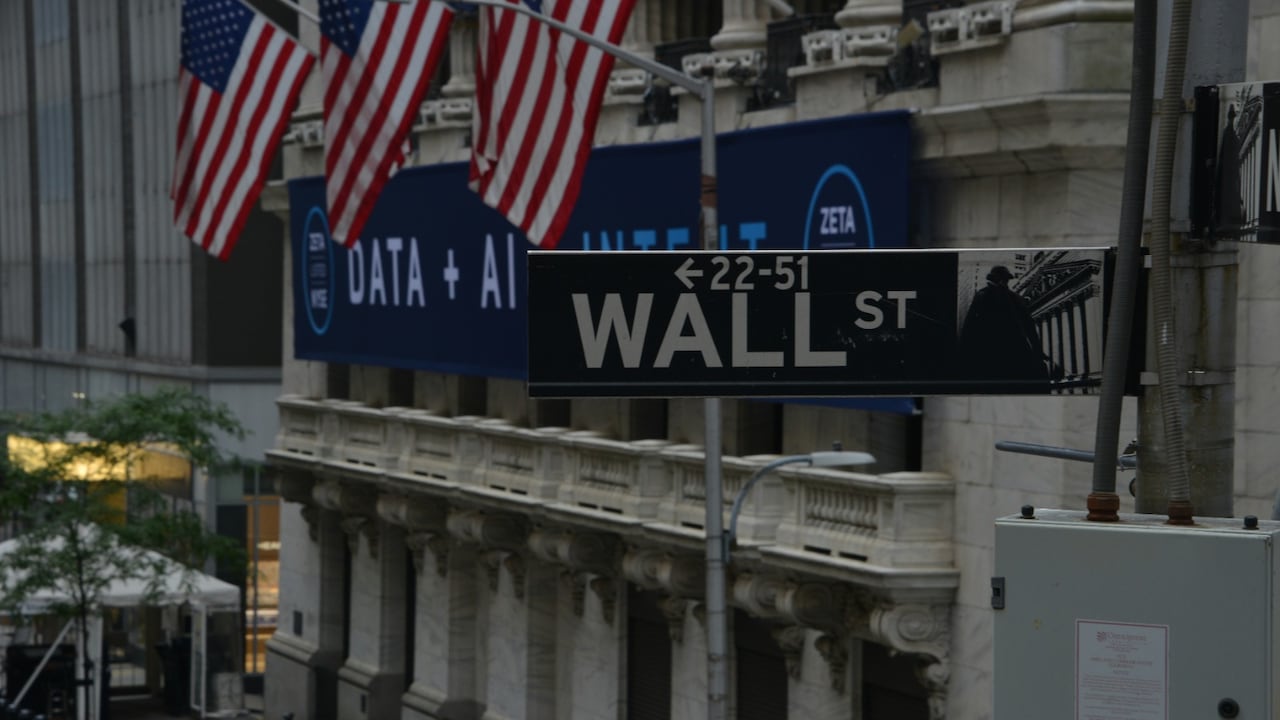US Stock Market Today: Nasdaq Spikes Second Day In Row As AI Trade Builds Momentum; Amazon Rallies 14%