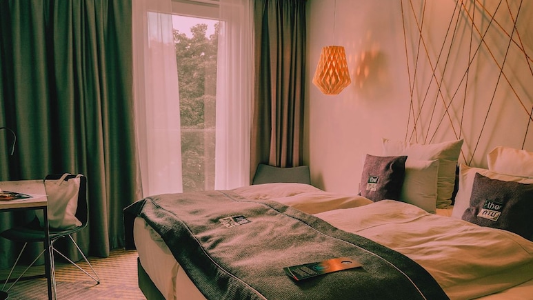 Buldhana News :'तुझ्याशी थोडं बोलायचं आहे', लॉजमध्ये नेलं अन्... शेगावमध्ये तरुणीवर अमानुष अत्याचार