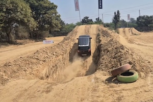 Maruti Suzuki Alto Aces Test Track Obstacle Meant For Isuzu D-Max: Watch