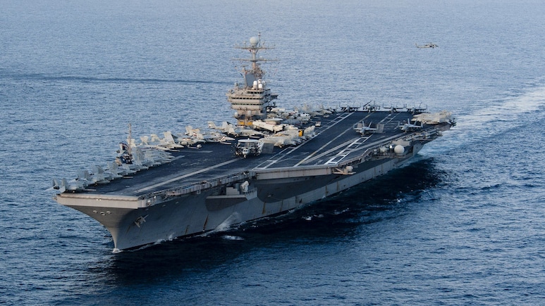 ईरान का दावा- US के एयरक्राफ्ट कैरियर अब्राहम लिंकन को नुकसान, अमेरिका ने किया खंडन