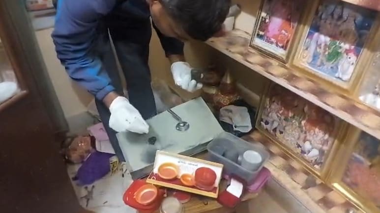 लाखों के जेवरात-नकदी लूट ले गए चोर, तिजोरी में छोड़ गए 1000 रुपये के 17 पुराने नोट