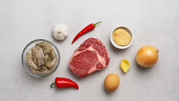 7 Foods The British Royal Family Avoids And Why