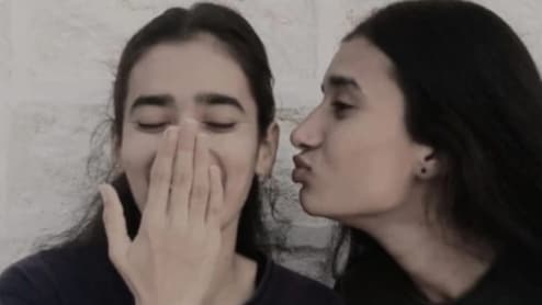 बारात आने से पहले उठ गई अर्थी, दो बहनों की मौत में छिपे कई सवाल; मामा ने परिजनों पर लगाए आरोप